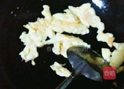 木耳洋葱炒鸡蛋的做法图解2