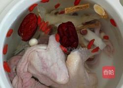 药材鸽子汤的做法图解3