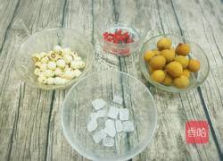 桂圆莲子汤的做法图解1
