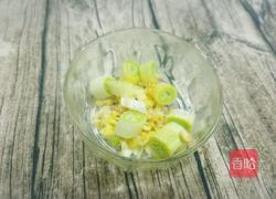 果粒浇汁鲈鱼的做法图解3