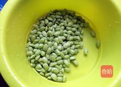 青椒炒毛豆的做法图解3