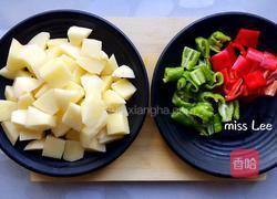 五花肉炖土豆的做法图解3