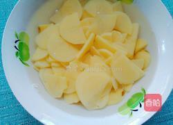 西红柿炒土豆片的做法图解2