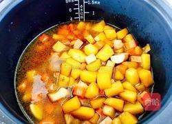 胡萝卜土豆香肠焖饭的做法图解7