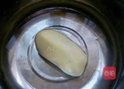 土豆鸡蛋饼的做法图解1