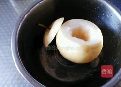 冰糖炖雪梨的做法图解3