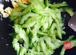 鸡蛋炒苦瓜的做法图解15