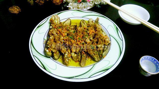 三分钟后从微波炉里拿出来，上桌即食。