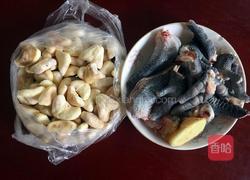 菱角鸡脚汤的做法图解1