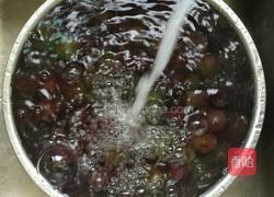 鲜榨葡萄汁的做法图解2