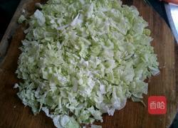 白菜素馅儿饺子的做法图解2