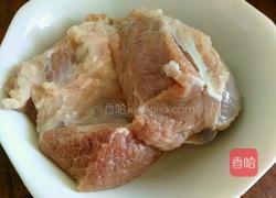 牛肉炖柿子的做法图解1