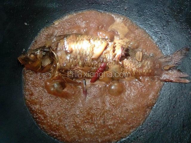 待锅中剩少许汤汁