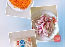 香菇鸡蛋炒乌冬面的做法图解1