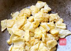 香菇鸡蛋炒乌冬面的做法图解3