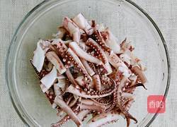 爆炒鱿鱼须的做法图解2