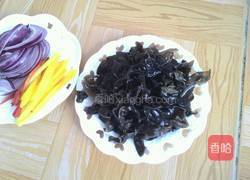 凉拌洋葱黑木耳的做法图解5