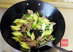 黄瓜炒猪肝的做法图解5