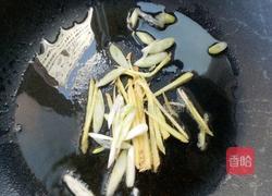 鱿鱼炒韭菜的做法图解4