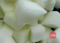 冬瓜薏米猪骨汤的做法图解3