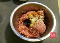 猪肉香菇饺子的做法图解3