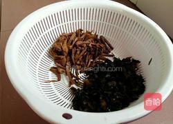 茶树菇烧木耳的做法图解3