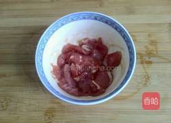 猪肉炒秋葵的做法图解2