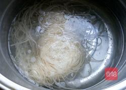 凉拌红薯粉条的做法图解2