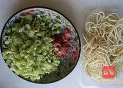 豆角卤子面的做法图解1