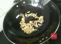 青椒炒墨鱼的做法图解4