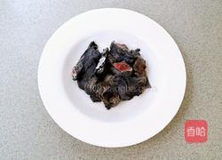 香菇乌鸡汤的做法图解1