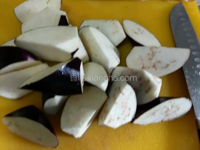 茄子转圈切三角块