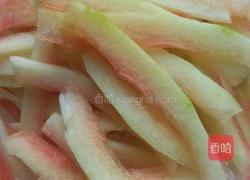 西瓜皮炒肉的做法图解1
