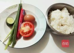 番茄酱炒饭的做法图解1
