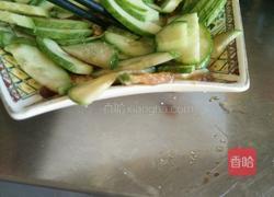 虾皮拌黄瓜的做法图解6