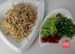 香辣小银鱼的做法图解1