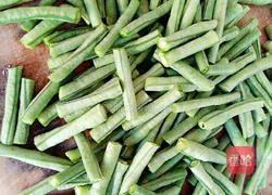 凉拌长豆角的做法图解2