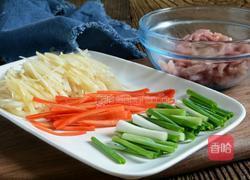 仔姜肉丝的做法图解2