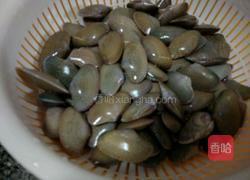 凉拌蚬子肉的做法图解1