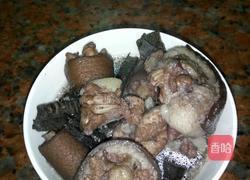 杜仲猪尾巴汤的做法图解4