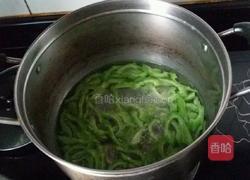 木耳炒苦瓜的做法图解2