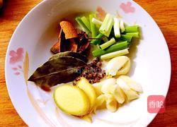 排骨炖酸菜的做法图解3
