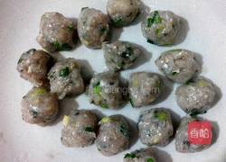 粉丝丸子汤的做法图解2