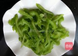 苦瓜拌鸡蛋的做法图解3