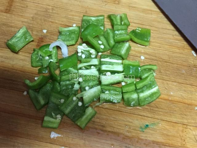 青椒切块