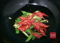 辣椒炒肥肠的做法图解5