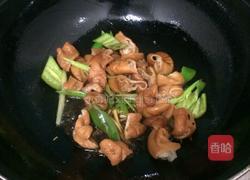 青椒炒肥肠的做法图解6