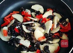 黑木耳炒山药的做法图解6