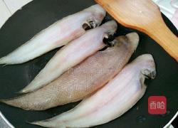 煎小鱼的做法图解4