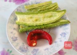 苦瓜炒瘦肉的做法图解2